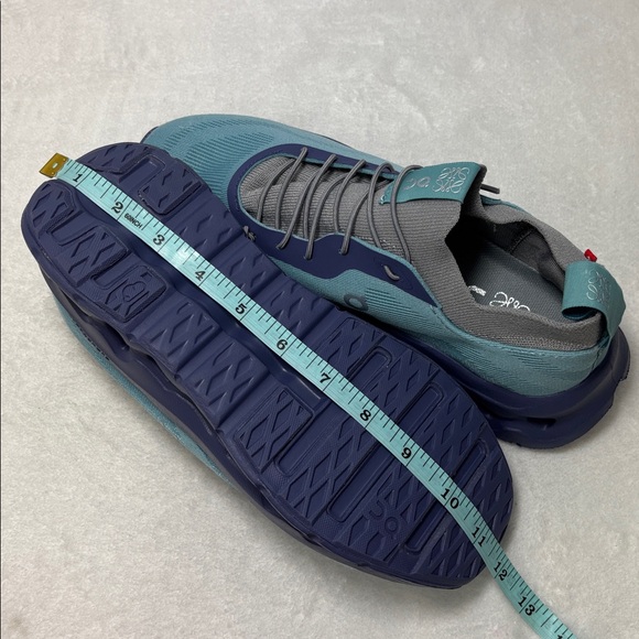 ON Clouds Men\'s Athletic Shoes in Blue size 7 main image 6